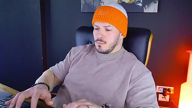 Snapshot of AngeloEric chatting on January 2025 11:45:02 AM AngeloEric online show from January 2025 11:45:02 AM