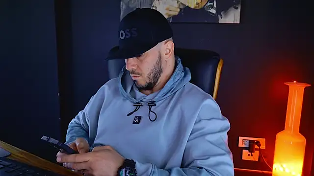 Snapshot of AngeloEric chatting on March 2025 06:03:02 AM AngeloEric online show from March 2025 06:03:02 AM