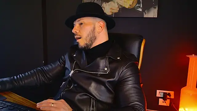 Snapshot of AngeloEric chatting on March 2025 01:34:02 PM AngeloEric online show from March 2025 01:34:02 PM
