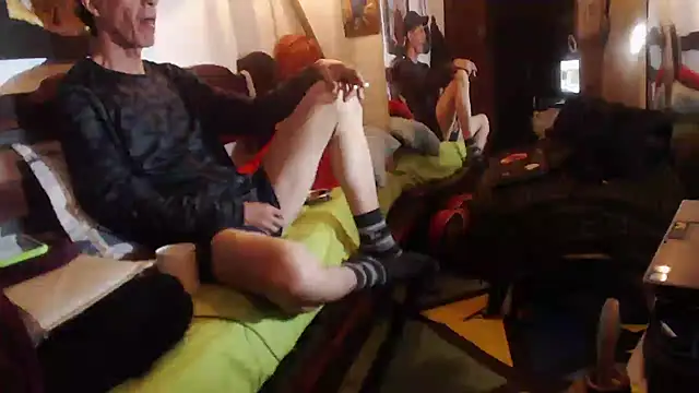 laye19 online show from November 2025 12:13:01 AM