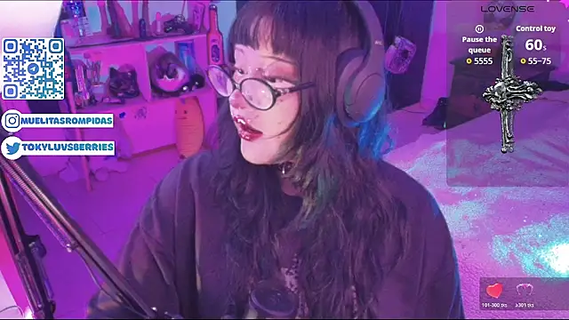 Snapshot of toky_doll chatting on April 2026 07:42:01 PM toky doll online show from April 2026 07:42:01 PM