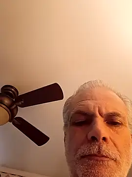 Snapshot of Hand69someguy chatting on March 2025 03:19:01 AM Hand69someguy online show from March 2025 03:19:01 AM