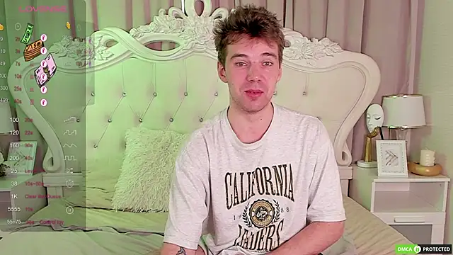 ArthurWhitee online show from September 2025 03:08:02 AM