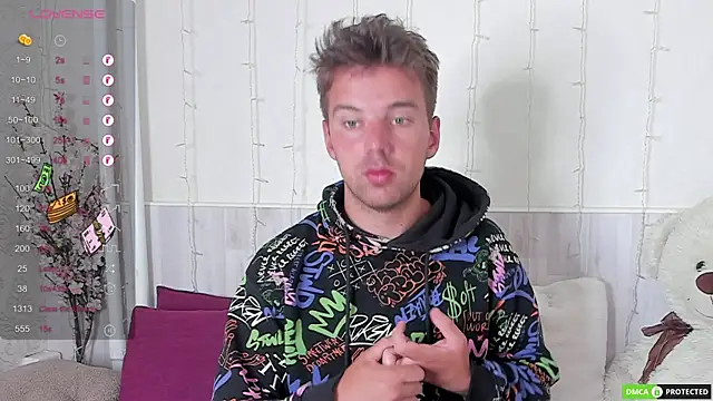 ArthurWhitee online show from December 2025 08:19:02 AM