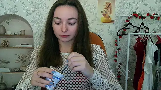  Barbie Kiss  online show from November 2025 06:07:02 PM