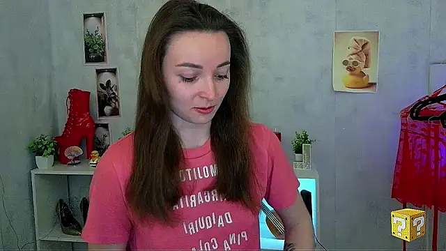  Barbie Kiss  online show from April 2026 10:18:01 AM