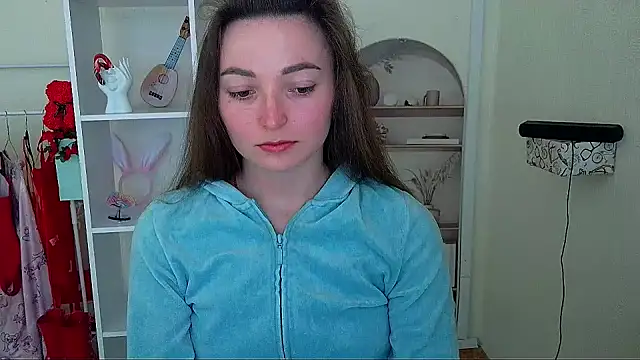  Barbie Kiss  online show from May 2026 02:46:01 PM