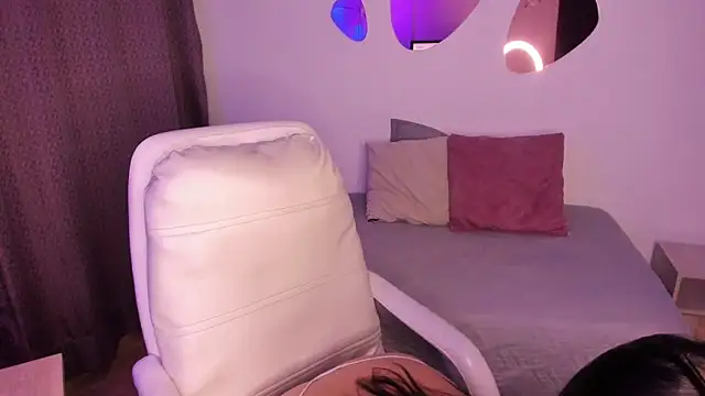 Snapshot of _Danaa chatting on September 2025 06:55:01 PM  Danaa online show from September 2025 06:55:01 PM