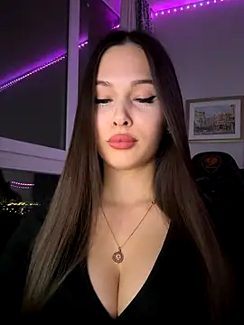 EricaWalls online show from December 2025 03:17:01 PM