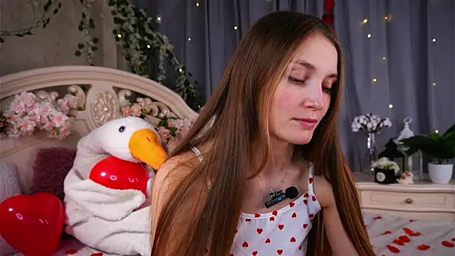 MonaEldon online show from February 2026 02:08:01 AM