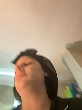 menaceswife online show from March 2025 04:00:02 PM