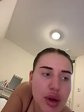 yourhornyslut online show from February 2026 06:59:01 PM