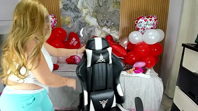 Danna topless online show from February 2025 12:08:01 PM