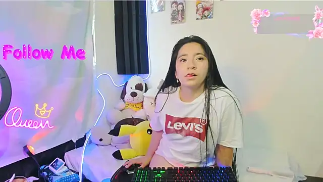 litle mily  online show from June 2026 10:04:01 PM