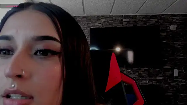 Snapshot of Charlotte_greys chatting on February 2026 08:05:02 PM Charlotte greys online show from February 2026 08:05:02 PM