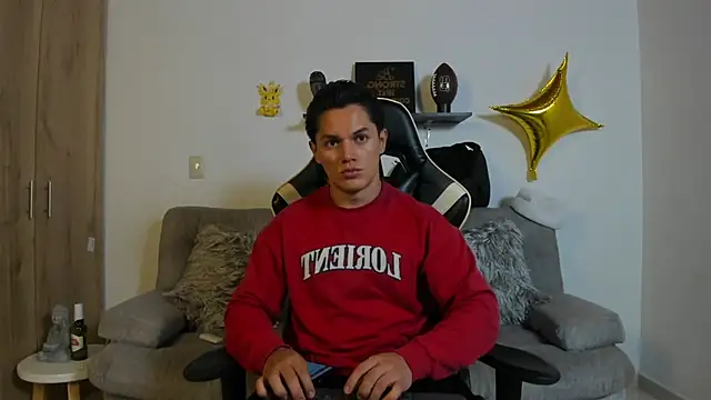 Snapshot of julian_wallace chatting on November 2025 10:15:01 PM julian wallace online show from November 2025 10:15:01 PM