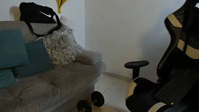 Snapshot of julian_wallace chatting on November 2025 03:06:01 AM julian wallace online show from November 2025 03:06:01 AM