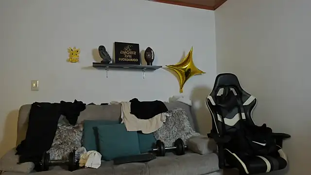 Snapshot of julian_wallace chatting on November 2025 06:10:02 PM julian wallace online show from November 2025 06:10:02 PM