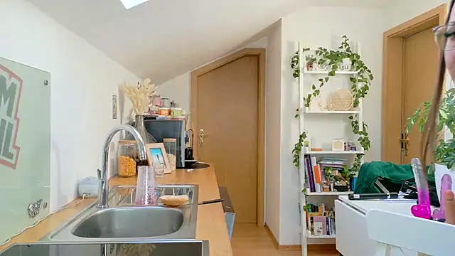 BrownieyQueen online show from March 2025 07:16:01 AM