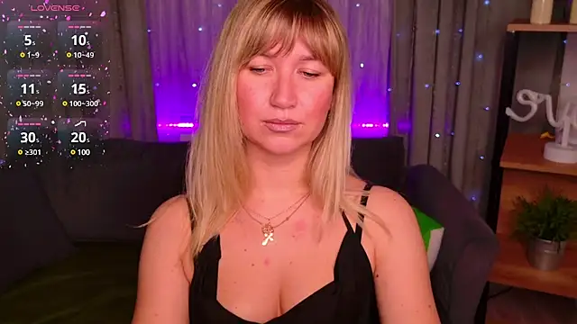 MilaBott online show from March 2025 06:33:01 PM