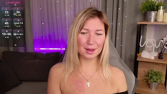 MilaBott online show from September 2025 08:12:02 PM