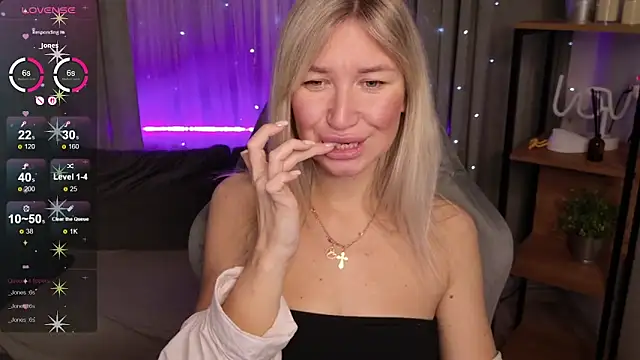 MilaBott online show from October 2025 08:15:02 AM