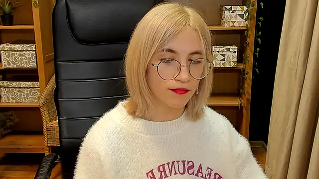 Moon13152 online show from December 2024 03:41:01 AM
