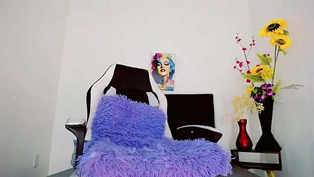 Snapshot of samantha_official_ chatting on December 2024 10:58:01 PM samantha official online show from December 2024 10:58:01 PM