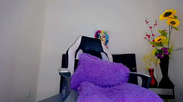 Snapshot of samantha_official_ chatting on January 2025 11:08:01 PM samantha official online show from January 2025 11:08:01 PM