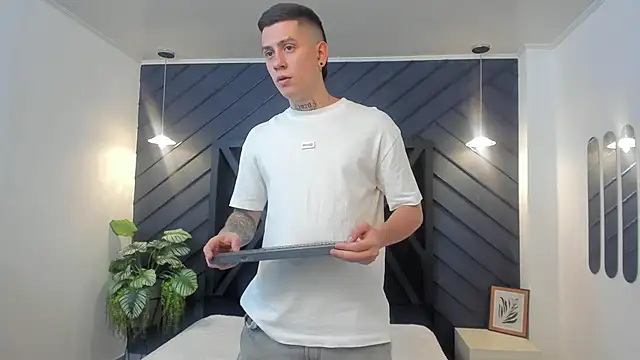 Yeiko Romero  online show from January 2025 05:10:02 PM