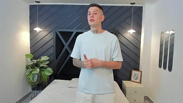 Yeiko Romero  online show from February 2025 05:25:02 PM