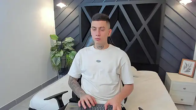 Yeiko Romero  online show from February 2025 05:28:01 PM