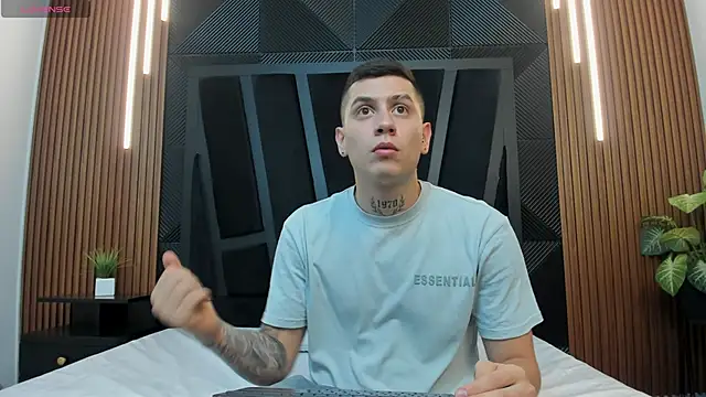 Yeiko Romero  online show from March 2025 05:24:02 PM