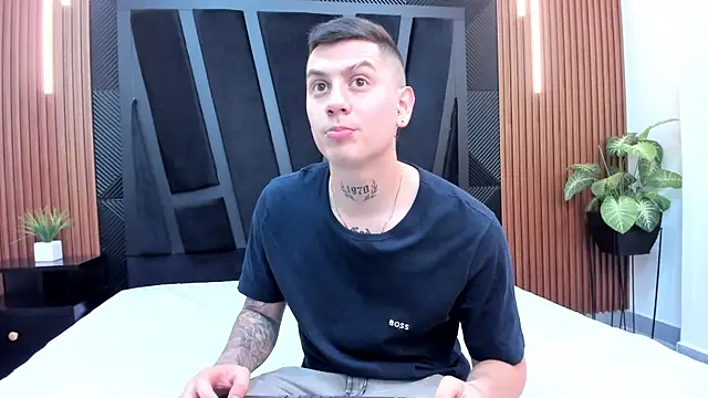 Yeiko Romero  online show from March 2025 05:33:02 PM