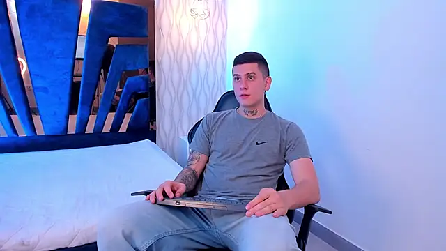 Yeiko Romero  online show from March 2025 05:28:01 PM