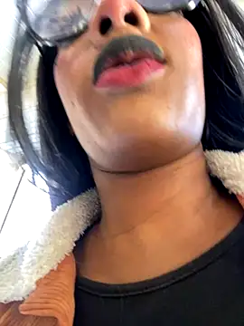 TIFFANYYSTAR online show from December 2025 12:36:02 PM