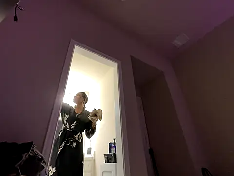 wynterheat online show from September 2025 05:40:01 AM