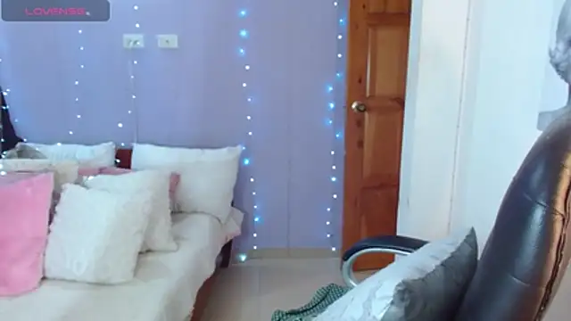 Paulina 627 online show from November 2025 04:17:01 PM