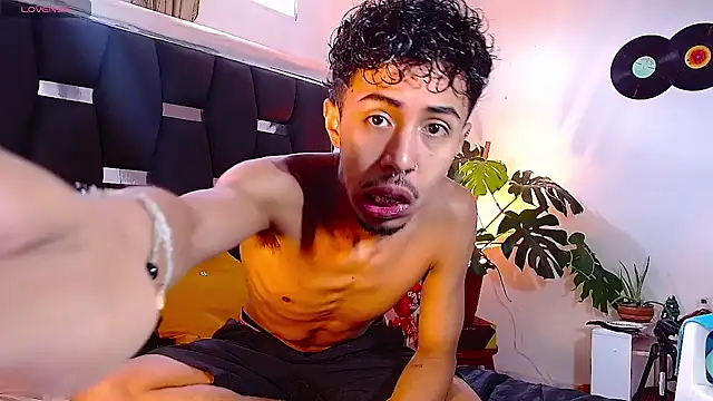 Snapshot of RyanRizzo chatting on December 2024 05:55:02 PM RyanRizzo online show from December 2024 05:55:02 PM