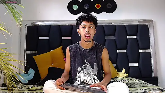 RyanRizzo online show from January 2025 03:33:01 PM