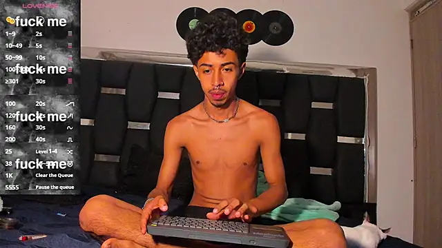 Snapshot of RyanRizzo chatting on March 2025 06:27:01 AM RyanRizzo online show from March 2025 06:27:01 AM