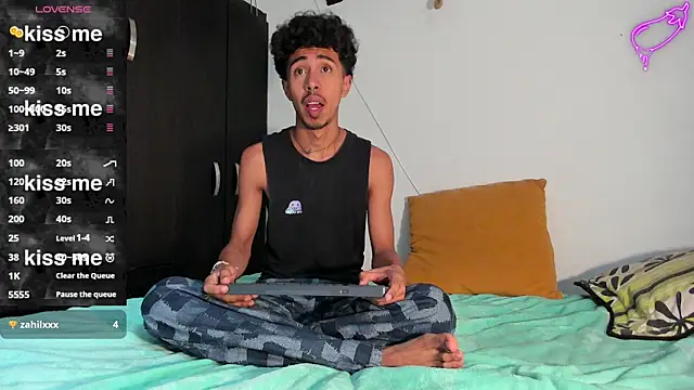 Snapshot of RyanRizzo chatting on March 2025 05:17:02 PM RyanRizzo online show from March 2025 05:17:02 PM