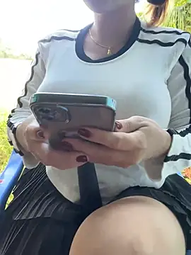 Bella cum online show from March 2025 01:26:02 AM