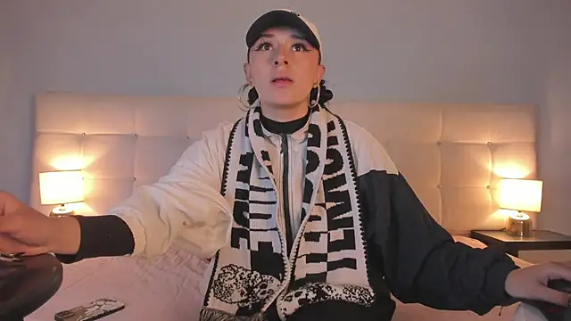 Zowi Hottiee online show from February 2025 02:19:01 AM