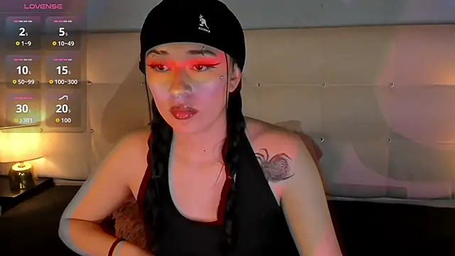 Zowi Hottiee online show from September 2025 04:02:02 AM