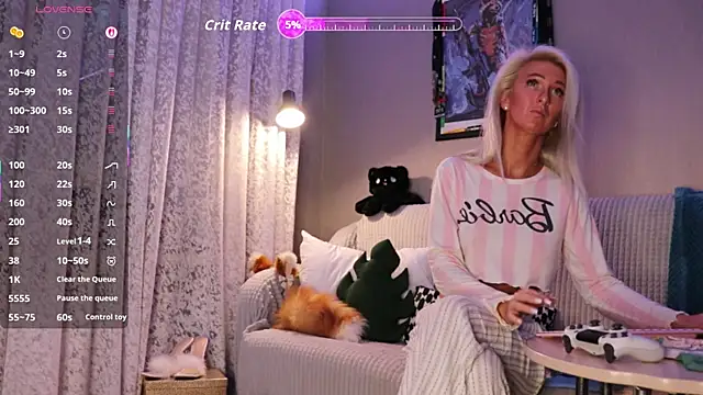 Snapshot of mari_moon_bunny chatting on November 2025 01:43:02 PM mari moon bunny online show from November 2025 01:43:02 PM