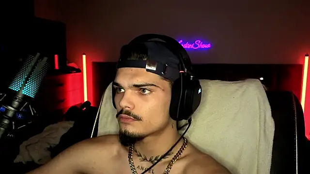 JordanShow online show from November 2025 08:01:01 PM