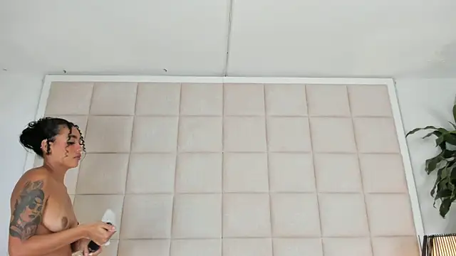 Nia Bunny online show from January 2025 05:15:02 PM