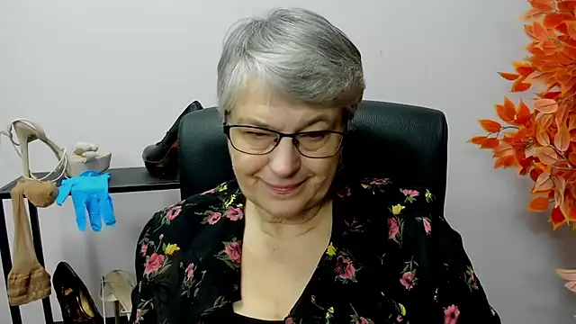 Snapshot of IrisDream chatting on December 2024 11:08:02 AM IrisDream online show from December 2024 11:08:02 AM
