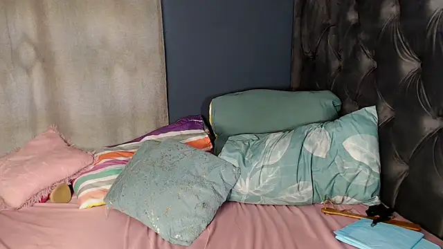 Snapshot of SultryBusty chatting on January 2025 11:32:01 AM SultryBusty online show from January 2025 11:32:01 AM